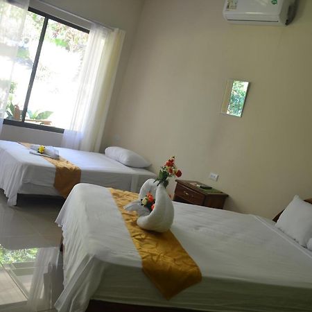 Manuel Antonio Hostel Resort ภายนอก รูปภาพ