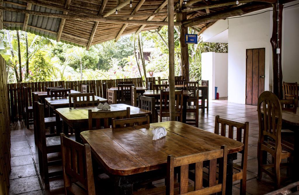 Manuel Antonio Hostel Resort ภายนอก รูปภาพ