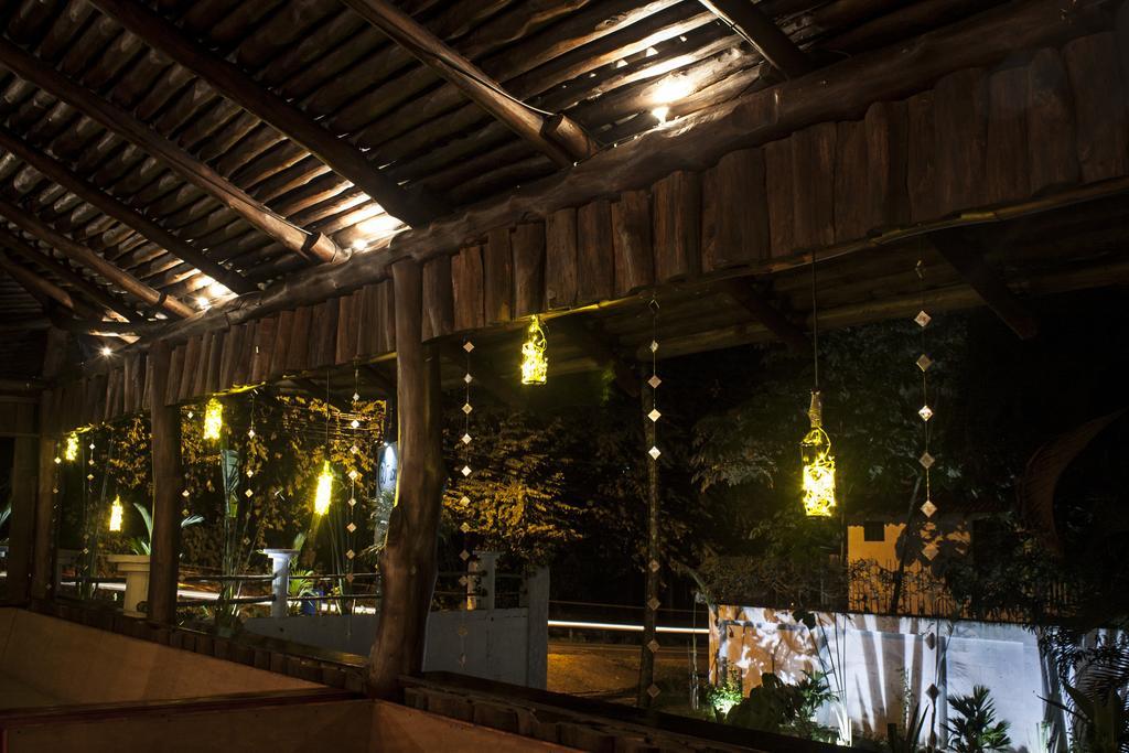 Manuel Antonio Hostel Resort ภายนอก รูปภาพ