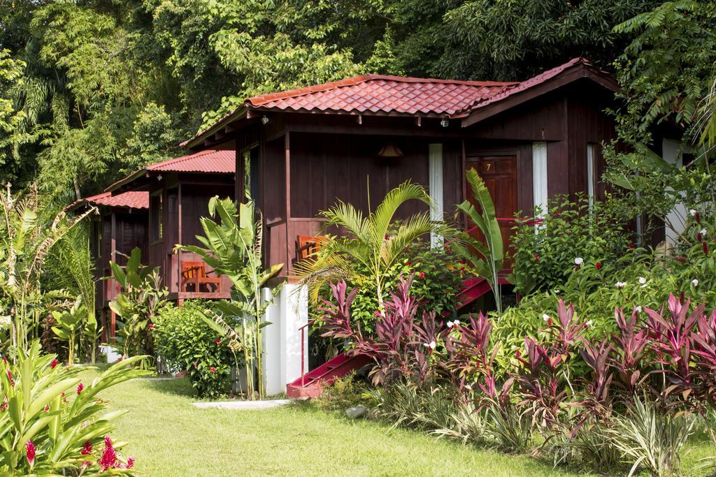 Manuel Antonio Hostel Resort ภายนอก รูปภาพ