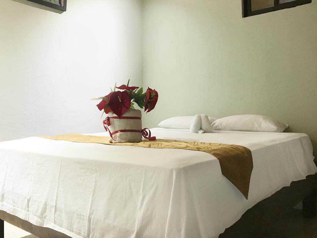 Manuel Antonio Hostel Resort ภายนอก รูปภาพ