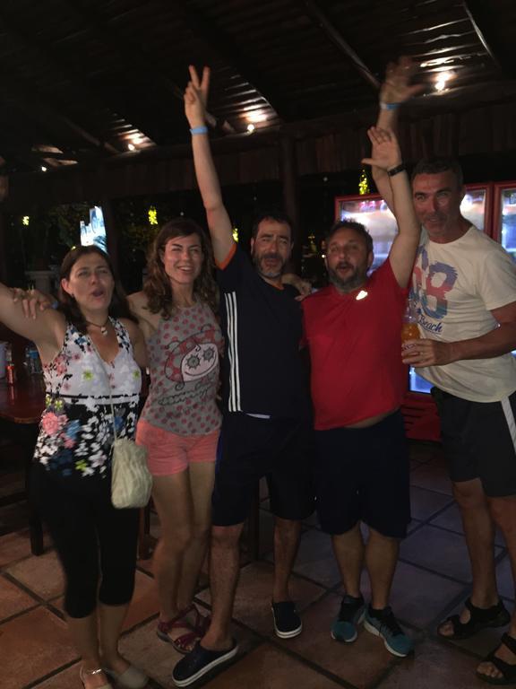 Manuel Antonio Hostel Resort ภายนอก รูปภาพ
