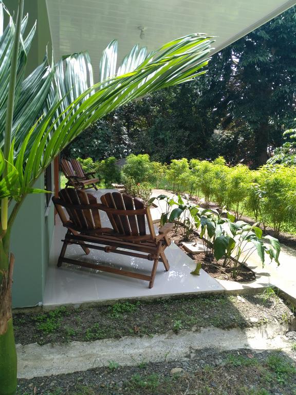 Manuel Antonio Hostel Resort ภายนอก รูปภาพ