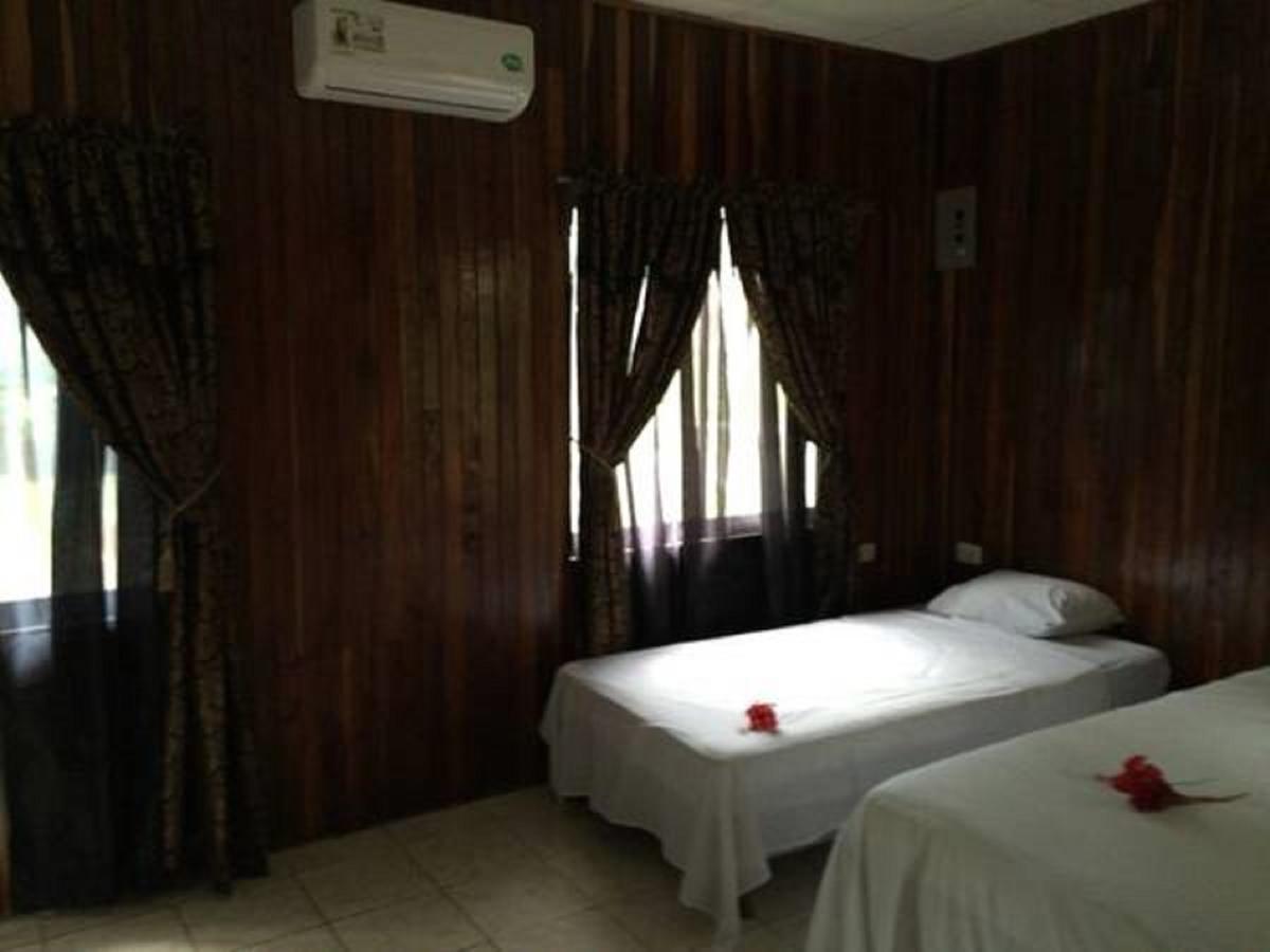 Manuel Antonio Hostel Resort ภายนอก รูปภาพ