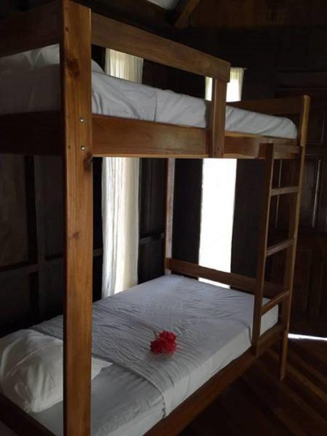 Manuel Antonio Hostel Resort ภายนอก รูปภาพ