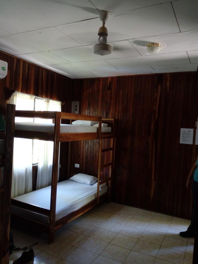 Manuel Antonio Hostel Resort ภายนอก รูปภาพ