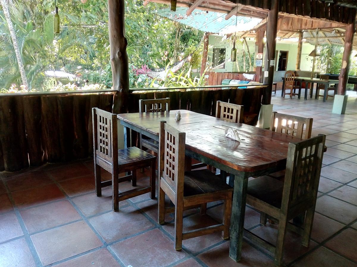 Manuel Antonio Hostel Resort ภายนอก รูปภาพ