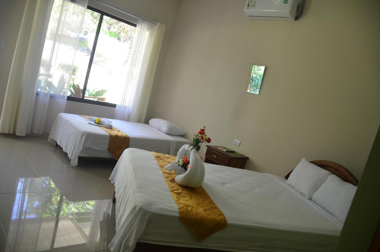 Manuel Antonio Hostel Resort ภายนอก รูปภาพ